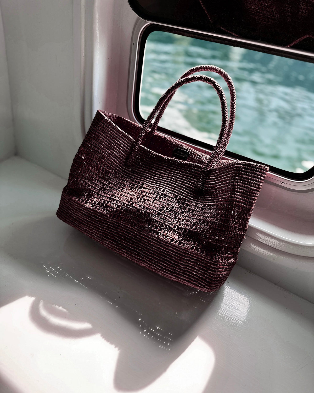 Nura raffia ébano