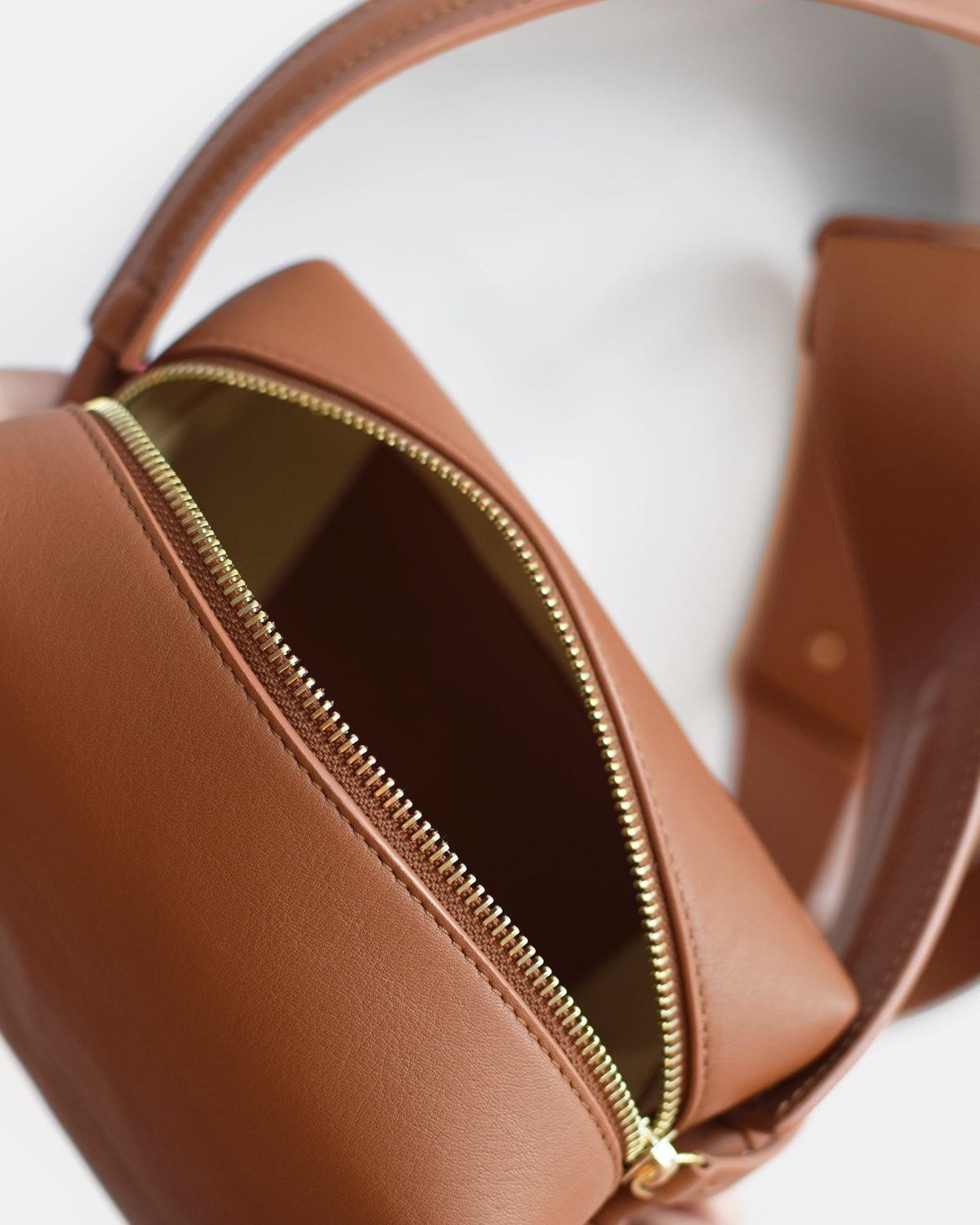 Lantau tan brown