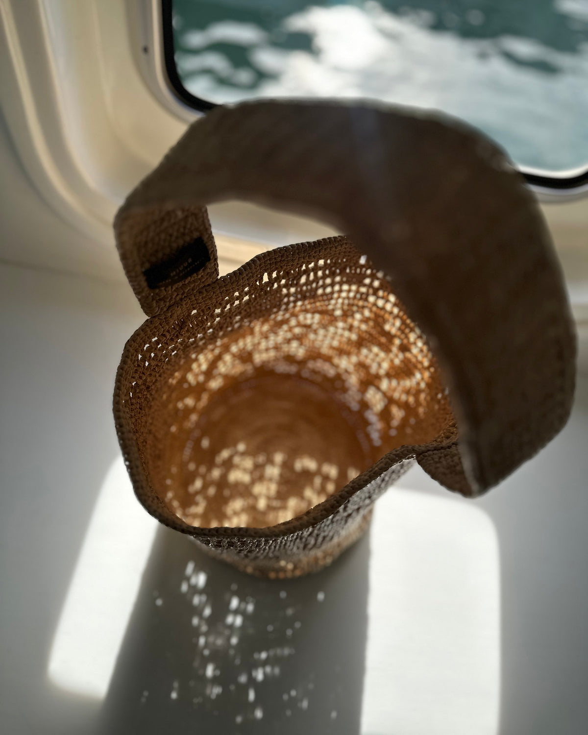Nura raffia bucket